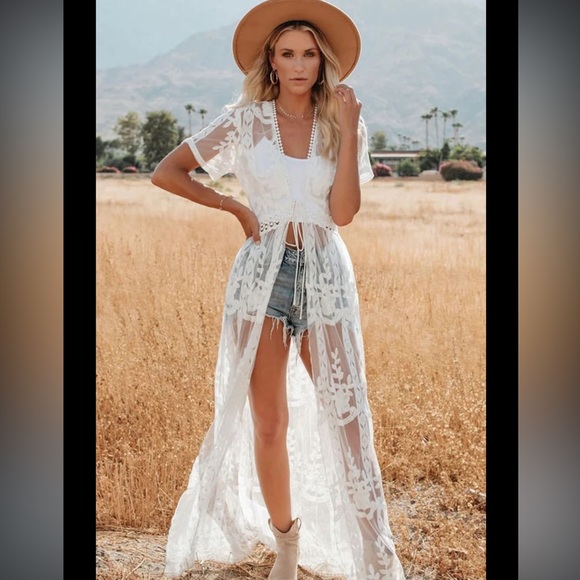 Vici Other - NWT VICI AAKAA Batwing Sleeve Open Knit Asymmetric Crocheting Coverup Small